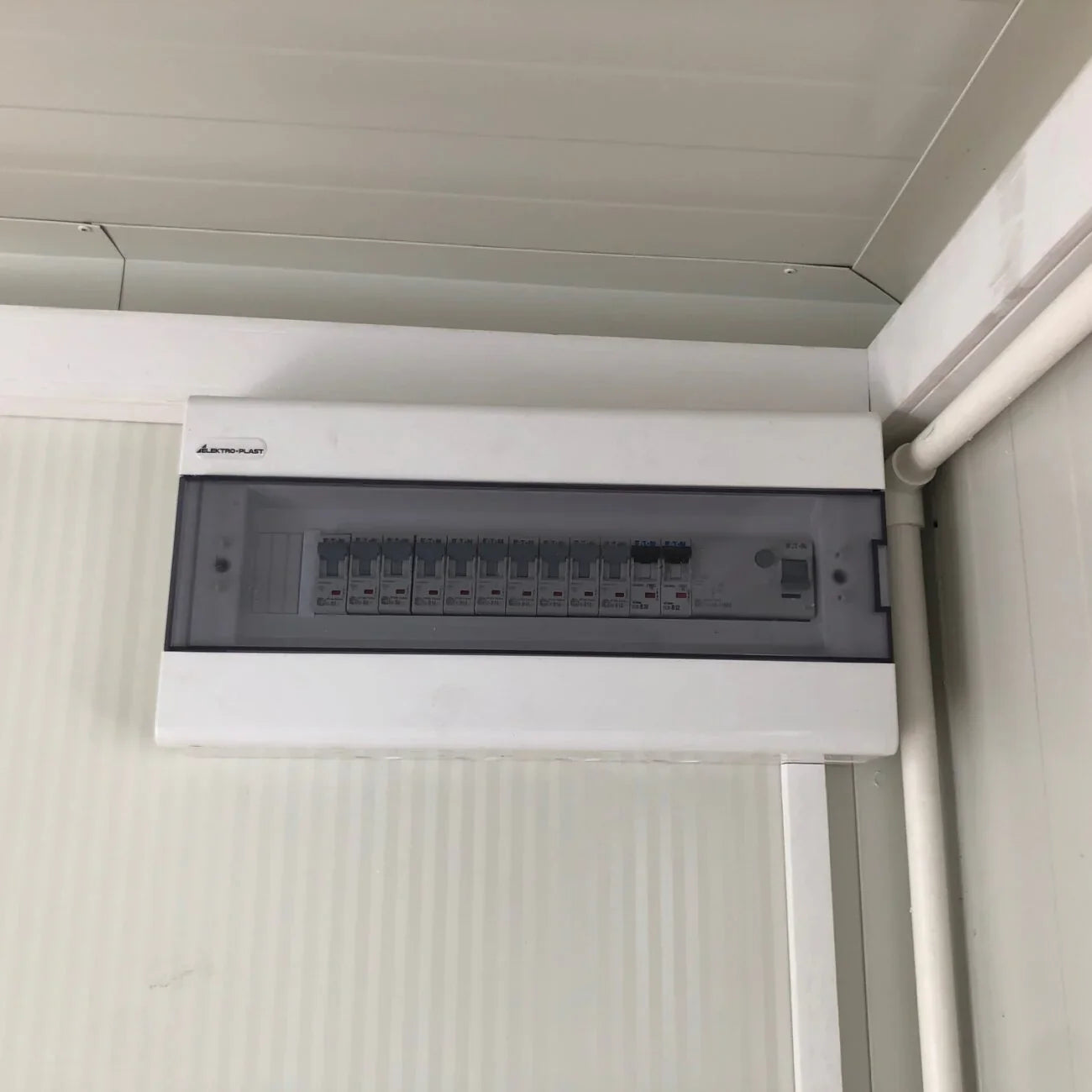 Contenedor sanitario de panel sándwich 6,00 × 3,00 m