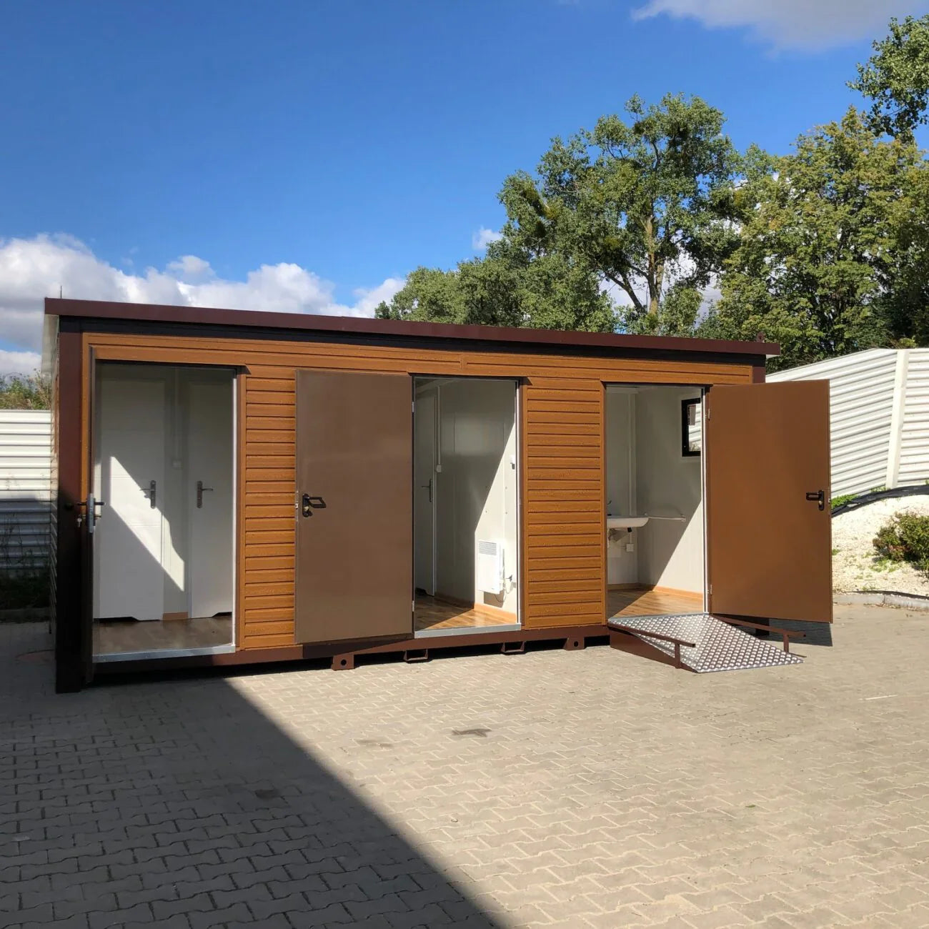 Contenedor sanitario de panel sándwich 6,00 × 3,00 m