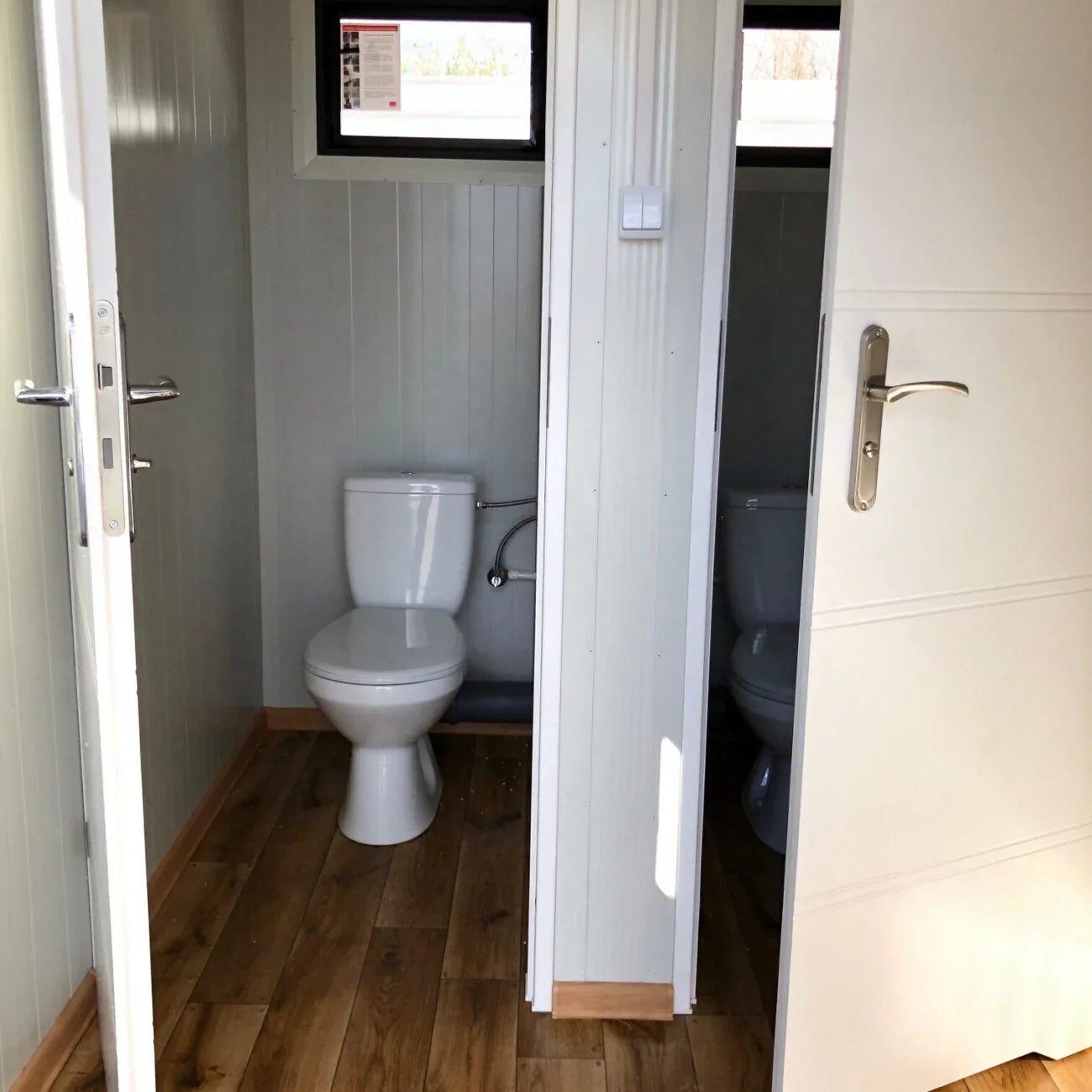 Contenedor sanitario de panel sándwich 6,00 × 3,00 m