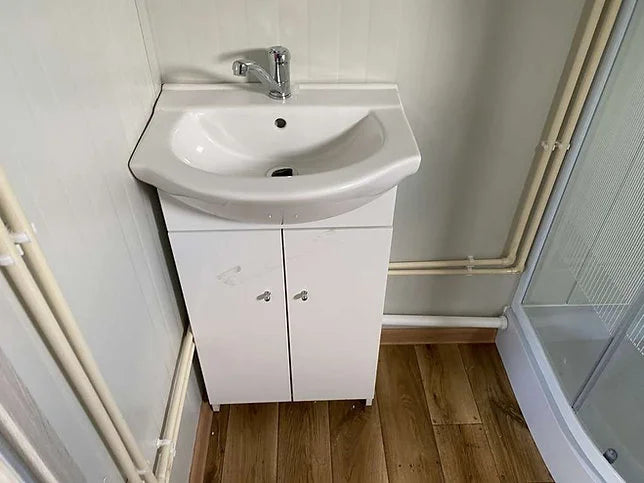 Contenedor 6×2,40m + WC, ducha y cocina