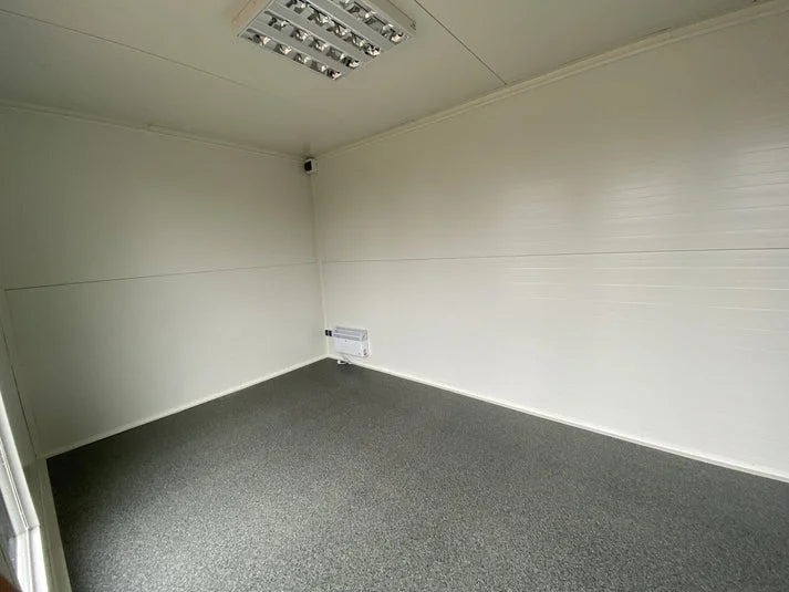 contenedor oficina 6X2,83 metros con 2 ventanas